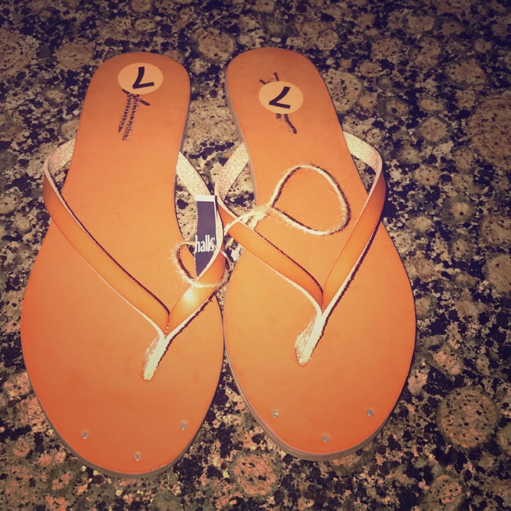 American Eagle leather flip flops 7